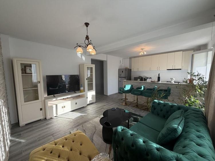 Apartament cu 2 camere decomandat în Palazu Mare