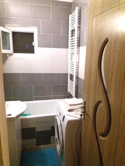 Garsonieră decomandată în Sud