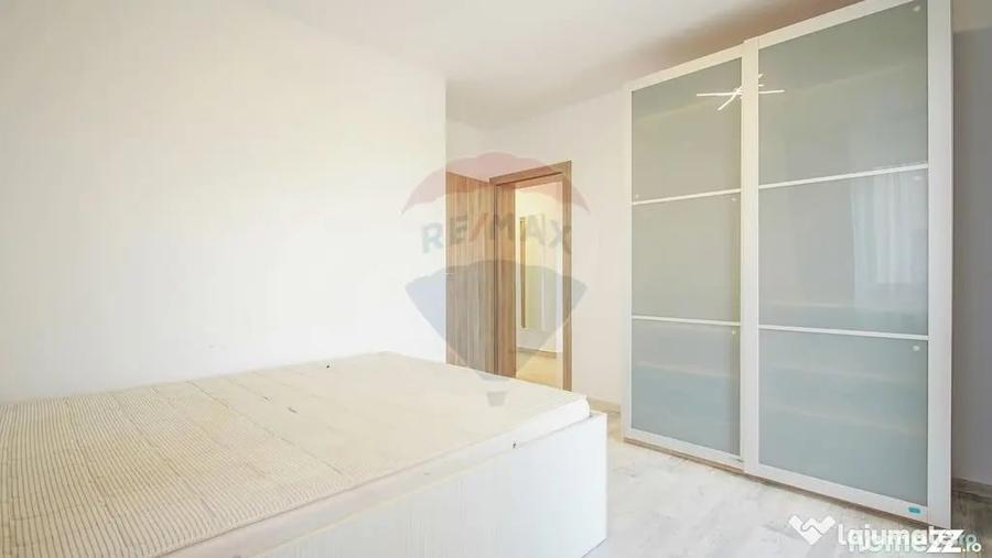 Apartament cu 3 camere decomandat în IAR