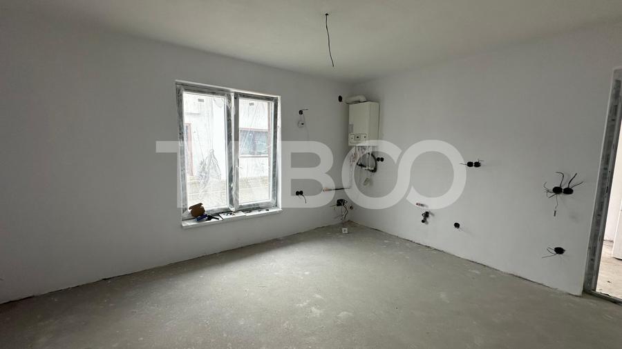 Apartament cu 3 camere decomandat în Turnișor