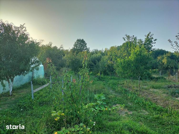 Casă cu 6 camere cu Canalizare în Vulturești