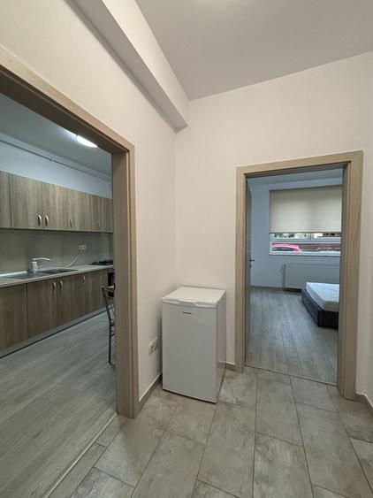 Garsonieră decomandată, mobilată în Piața Cluj