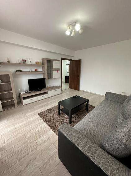 Apartament cu 2 camere decomandat, mobilat în Titan
