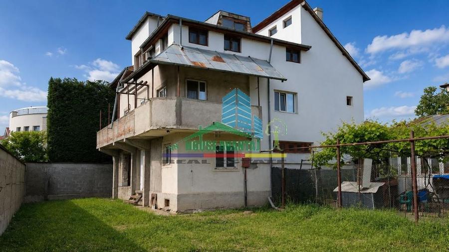 Casă cu 5 camere cu Teren 416 Mp în Central