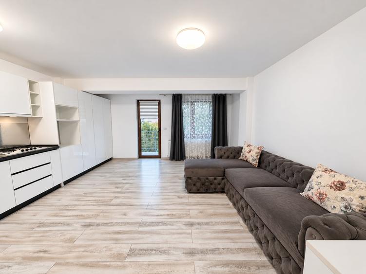 Apartament cu 3 camere decomandat, mobilat în Calea Moldovei