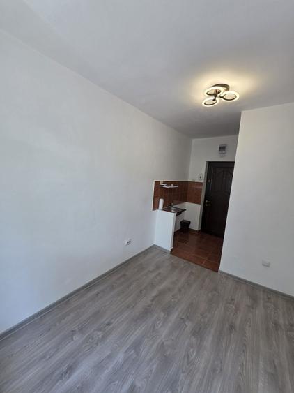 Persoana fizica, gars ETAJ I ,zona Transilvaniei ,Pta Rogerius - 2