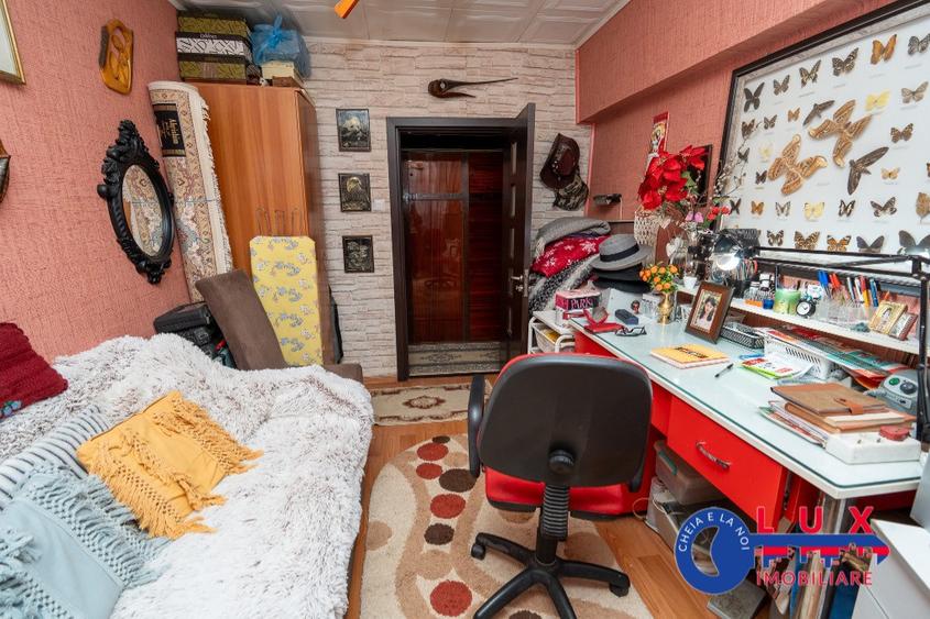 Apartament cu 3 camere decomandat în Piața Nouă