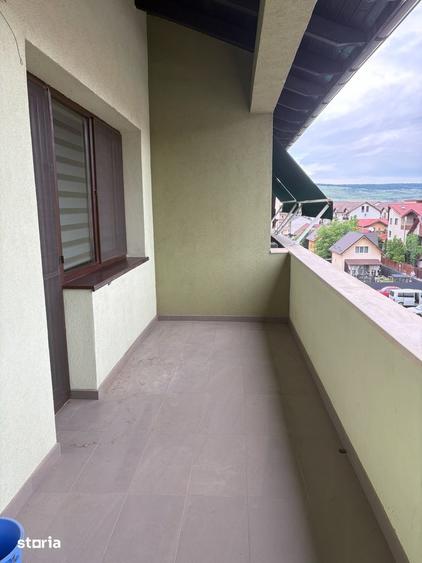 Apartament cu 3 camere, mobilat în Florești
