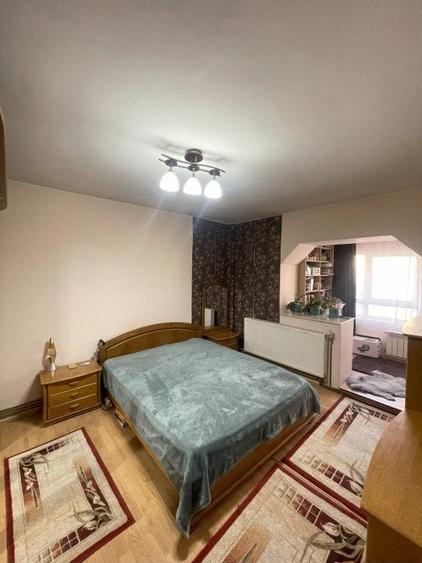 Apartament cu 3 camere decomandat, mobilat în Săsar