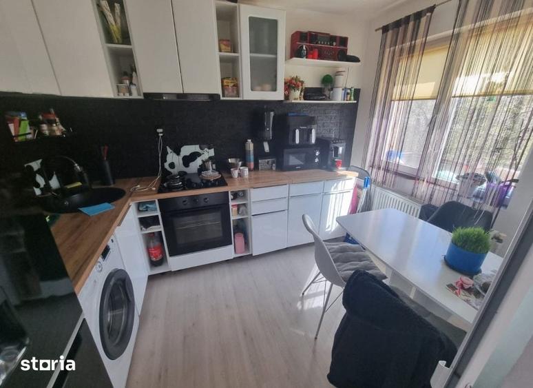 Casă cu 6 camere cu Teren 350 Mp în Tătărași