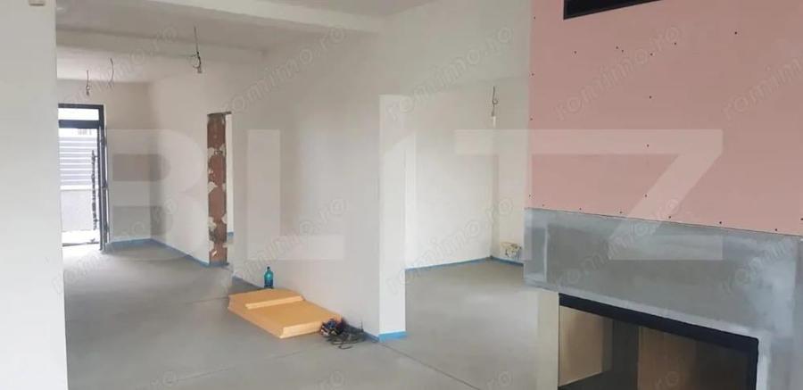 Casă cu 5 camere cu Teren 739 Mp în Apahida