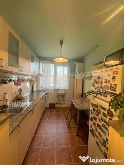 Apartament cu 3 camere decomandat în Grigorescu