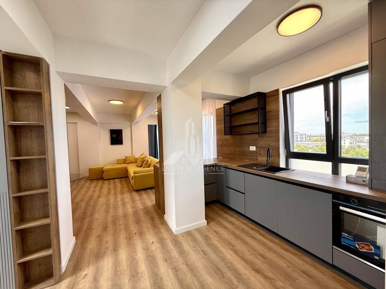 Penthouse cu 3 camere semidecomandat, mobilat în Prelungirea Ghencea