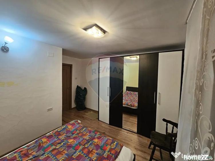 Casă cu 7 camere cu Teren 1134 Mp în Tarcău