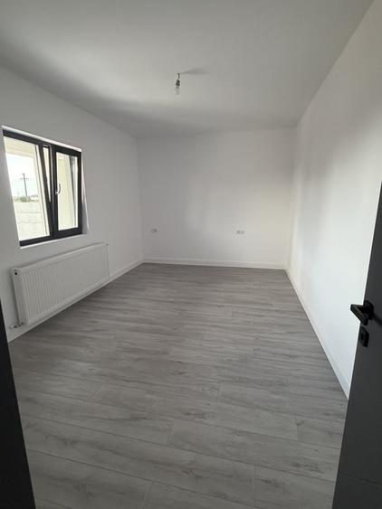 Casă cu 5 camere cu Teren 500 Mp în Ciorogârla