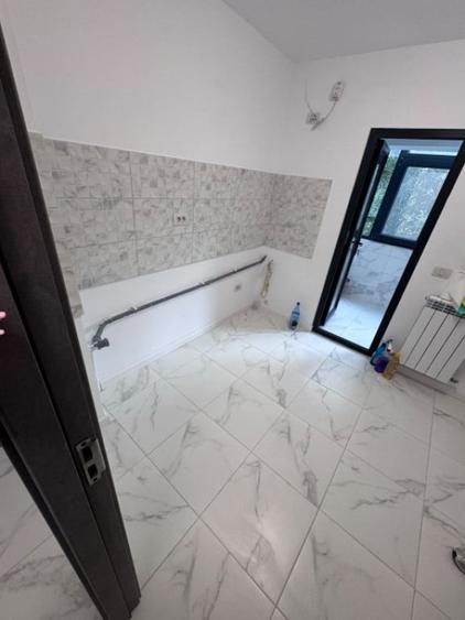 Apartament cu 2 camere decomandat în Poarta 6