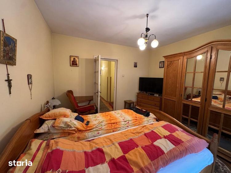 Casă cu 6 camere cu Teren 355 Mp în Central