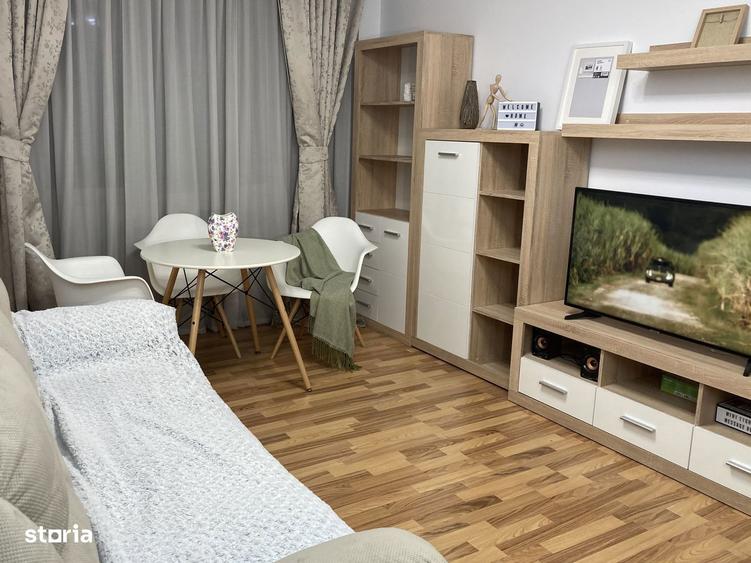 Apartament cu 3 camere decomandat, mobilat în Titan