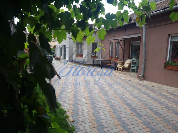 Casă individuală cu 4 camere cu Canalizare în Între Lacuri
