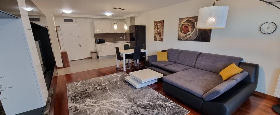 Apartament cu 2 camere semidecomandat, mobilat în Dudești