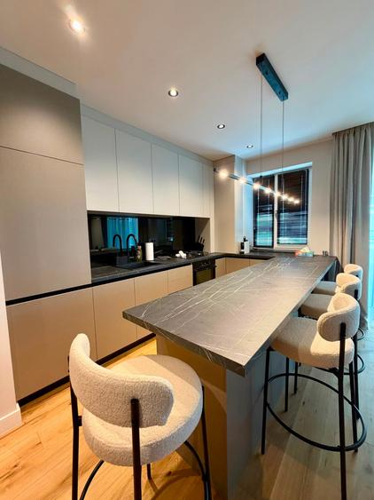 Apartament cu 3 camere semidecomandat în Pantelimon