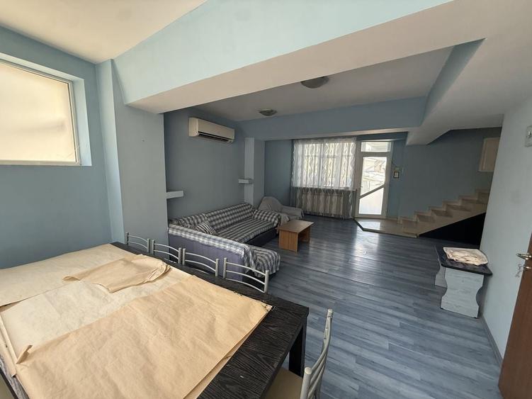 Casă individuală cu 5 camere cu Canalizare în Central