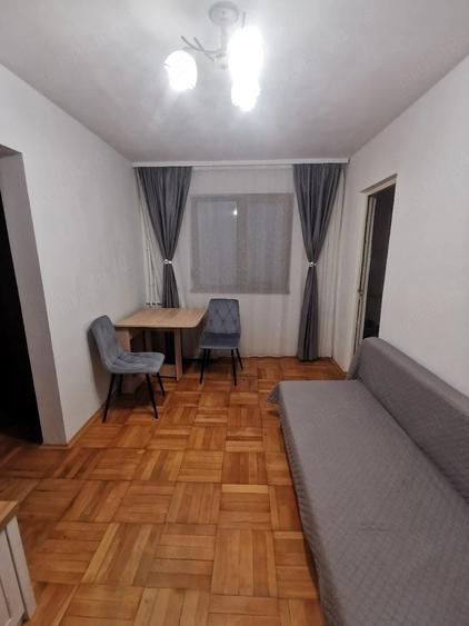 Apartament cu 2 camere semidecomandat în P-ța Spitalului