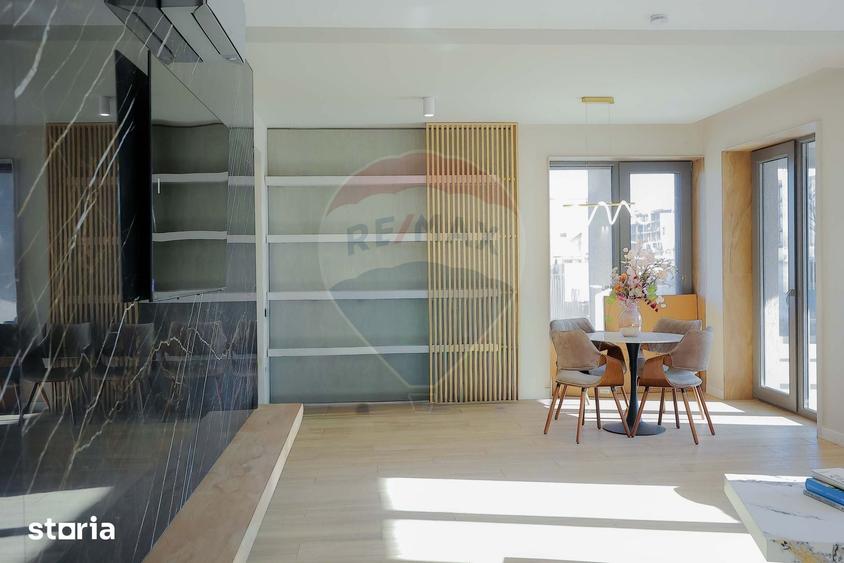 Casă cu 8 camere cu Teren 1100 Mp în Sânmartin