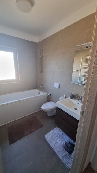 Apartament cu 3 camere semidecomandat în Braytim