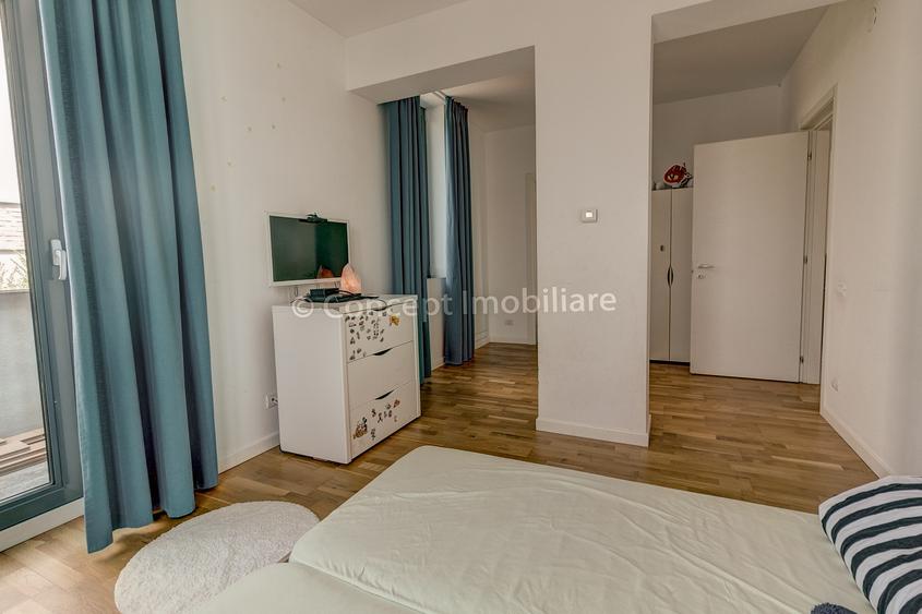 Casă cu 4 camere cu Piscina în Central