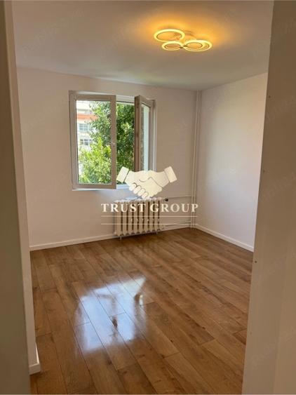 Apartament cu 3 camere decomandat în Ștefan cel Mare