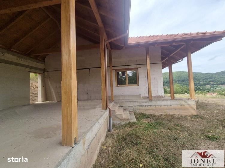 Casă cu 3 camere în Poiana Ampoiului