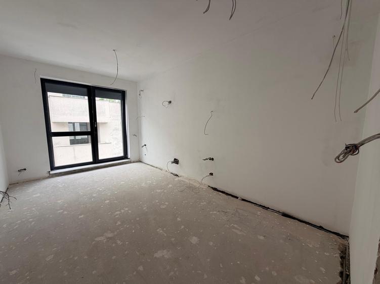 Apartament cu 3 camere decomandat în P-ța Muncii