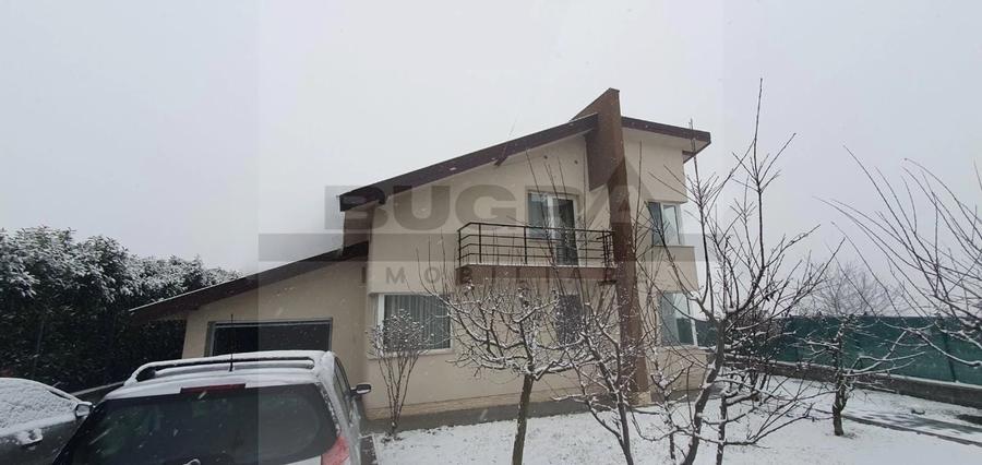 Casă individuală cu 4 camere cu Canalizare în Iris