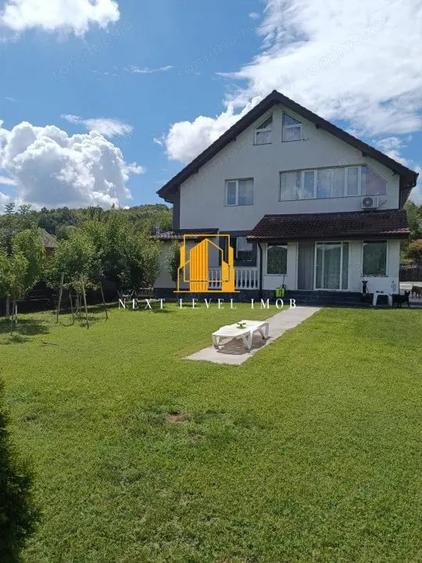 Casă cu Teren 900 Mp în Central