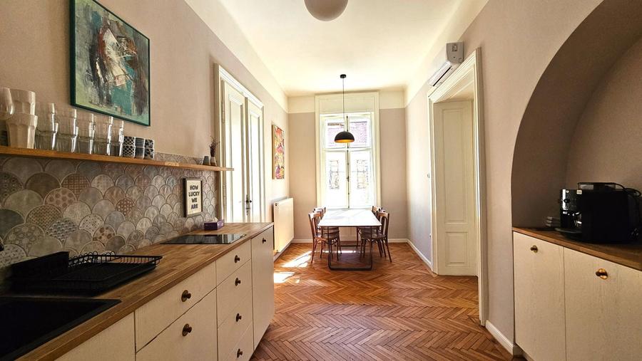 Apartament cu 4 camere în Central
