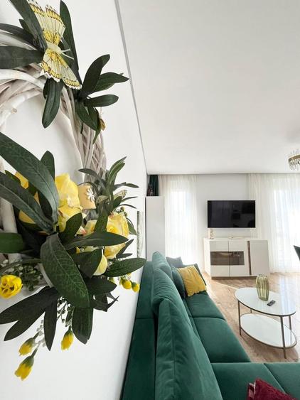 Apartament cu 3 camere decomandat în Europa
