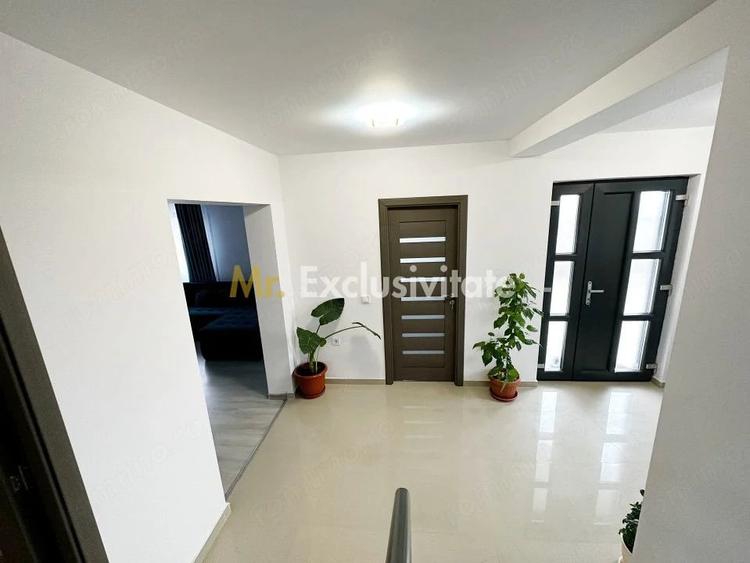 Casă cu 5 camere cu Teren 400 Mp în Smeura
