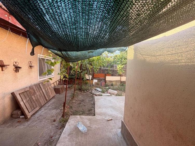 Casă cu 4 camere în Palas