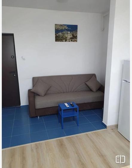 Apartament cu 2 camere semidecomandat, mobilat în Apărătorii Patriei