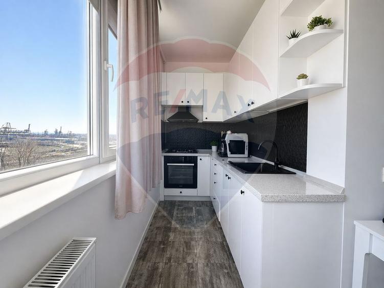 Apartament cu 2 camere decomandat, mobilat în Far