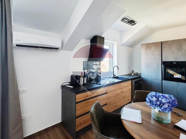 Apartament cu 2 camere nedecomandat, mobilat în Sânmartin