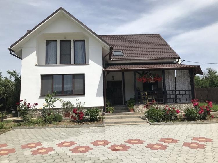 Casă individuală cu 5 camere cu Teren 1550 Mp în Luncani