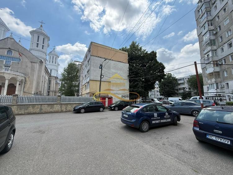 Apartament cu 3 camere semidecomandat în Narcisa