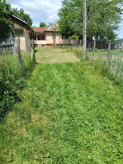 Casă cu Teren 1663 Mp în Poiana