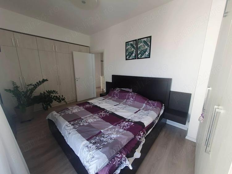 Apartament cu 3 camere decomandat în Titan