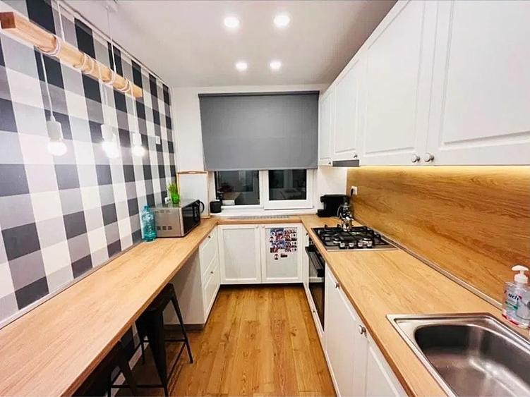 Apartament cu 3 camere decomandat în Dristor