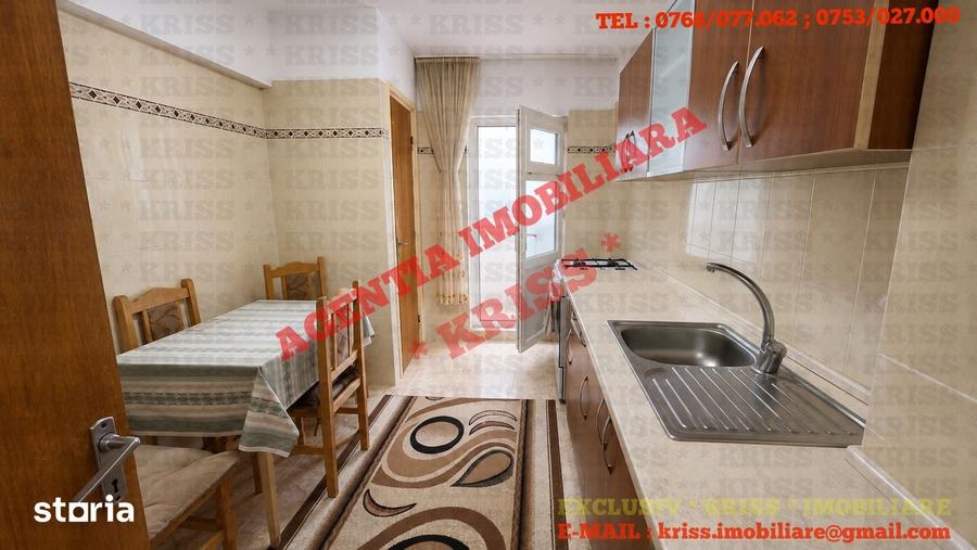 Apartament cu 3 camere decomandat în Central