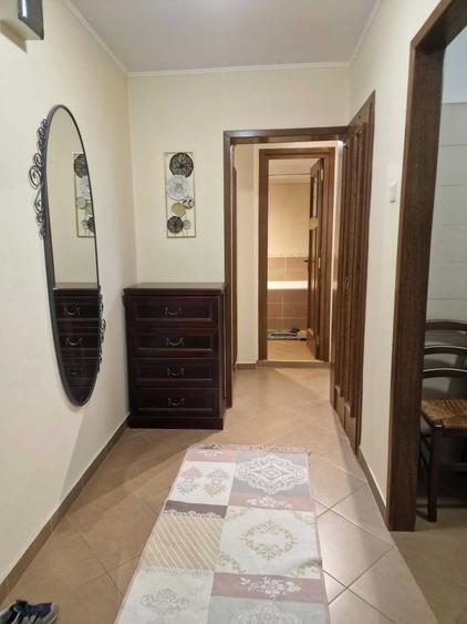 Apartament cu 2 camere decomandat în Runcu