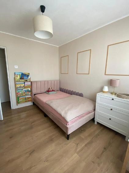 Apartament cu 3 camere decomandat în Sânmartin
